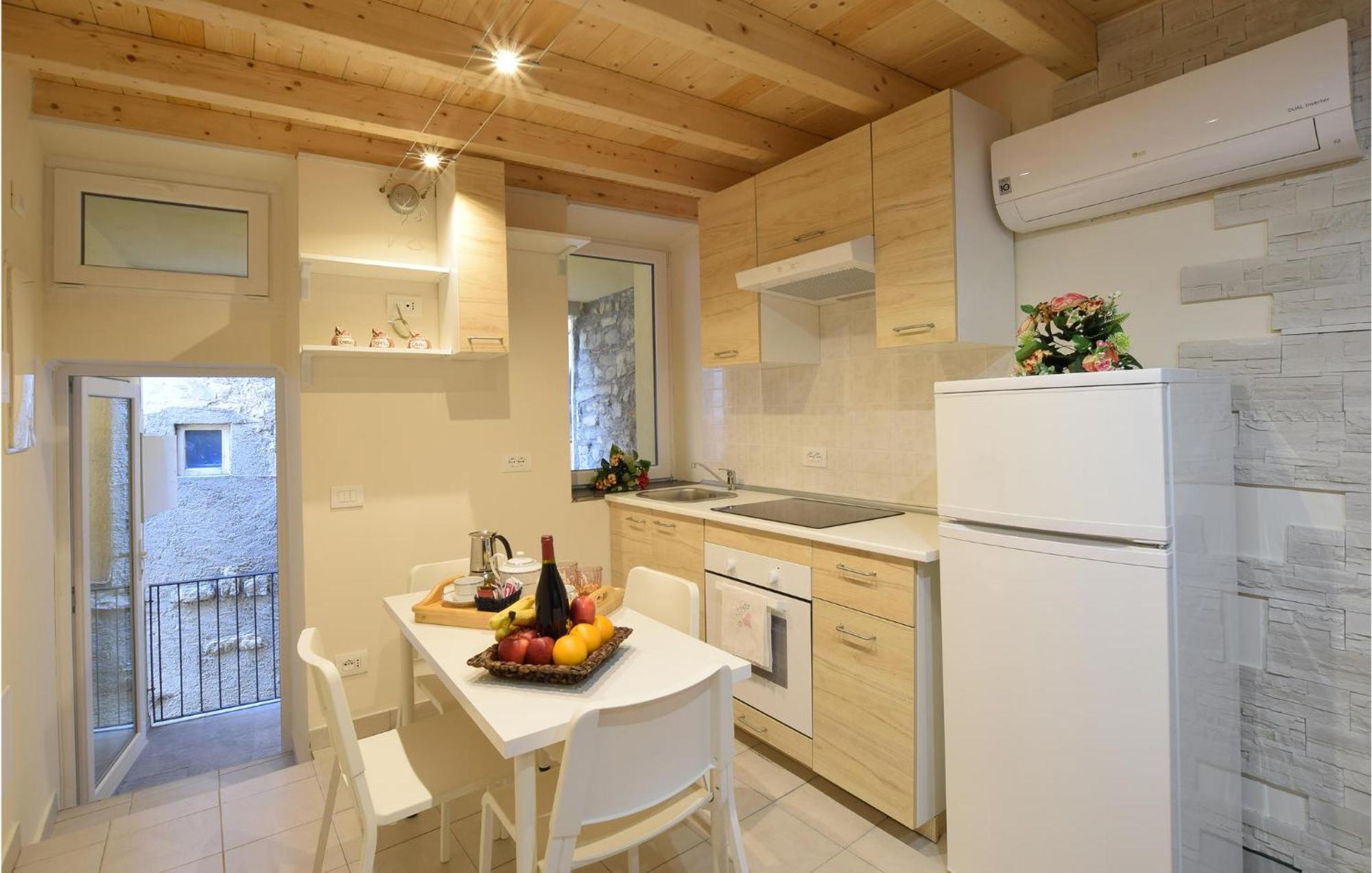 Stunning Apartment In Monte Isola With Kitchen Ngoại thất bức ảnh